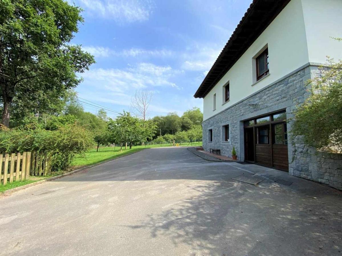 Casa De Los Carpinteros Arriondas Bagian luar foto